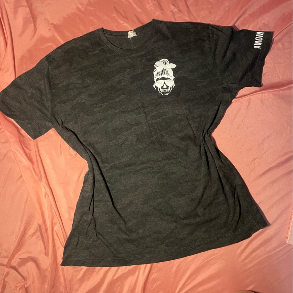 Mom life Tee